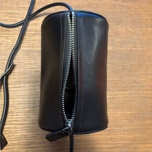 Leather barrel bag